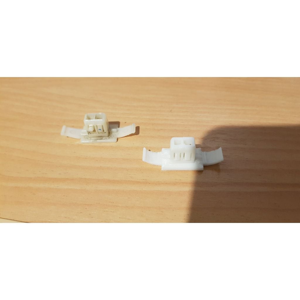 External Pillar Moulding Trim Clip for 2002 Ford Fiesta