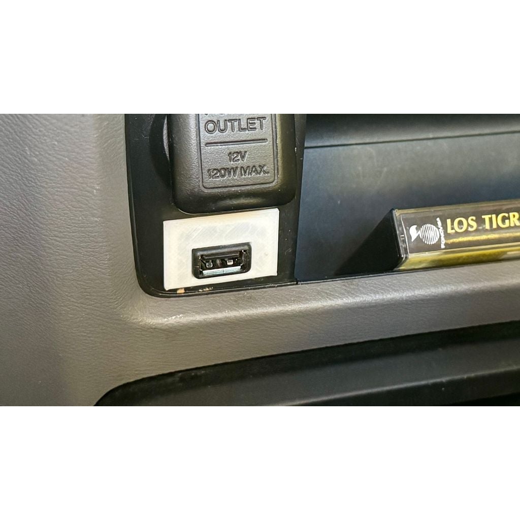 AUX Outlet to USB Panel for 2006 Honda Civic