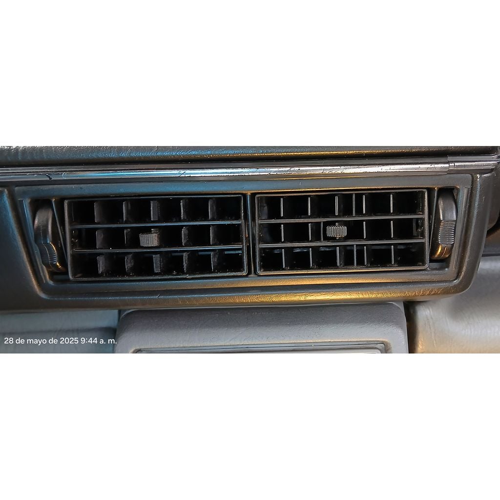 Center Dashboard Ventilation Flaps for 1984 Volkswagen Jetta