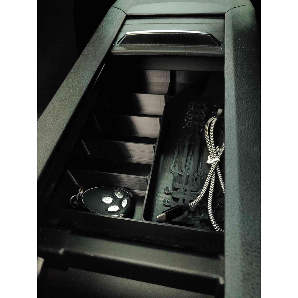 Organizer for 2018 Peugeot Rifter