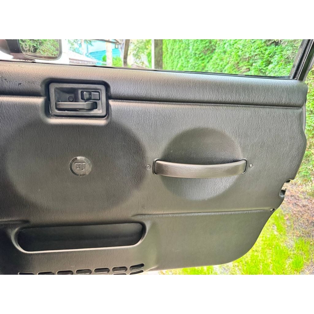 Door Panel Window Crank Hole Plug for 1997 Jeep Wrangler