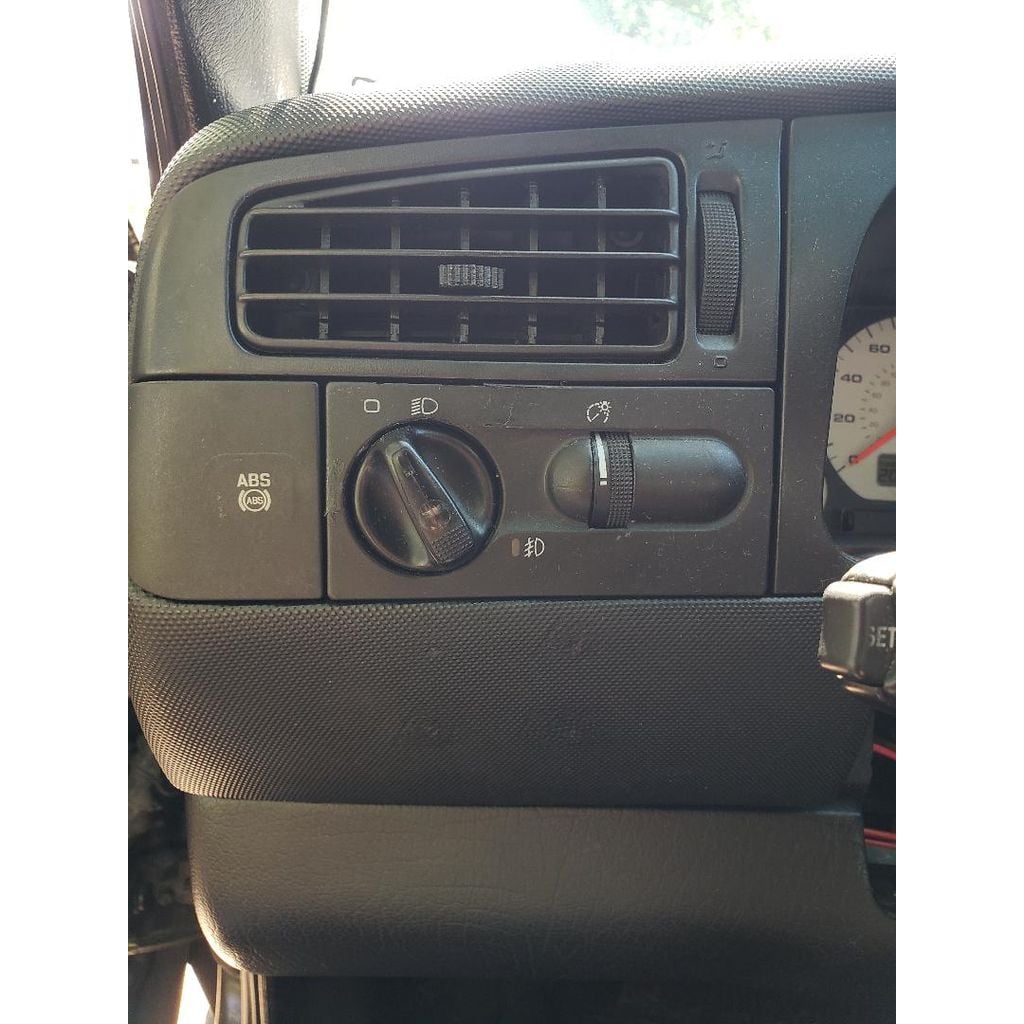 Vent Flaps for 1997 Volkswagen Jetta
