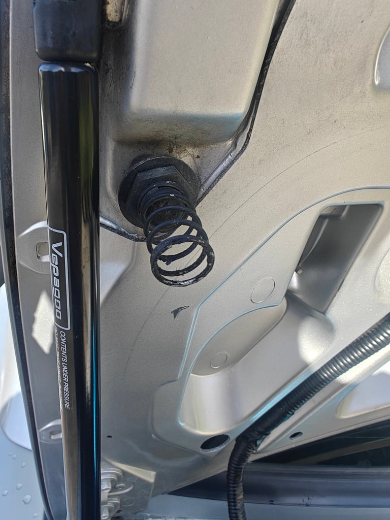 Trunk Spring Stopper for 1994 Ford Mustang