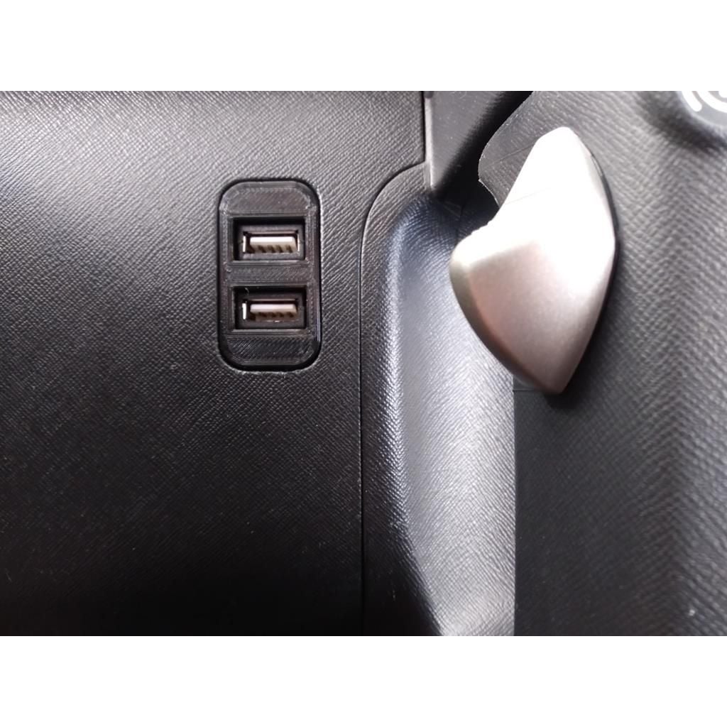 Panel USB Plug for 2004 Honda CR-V
