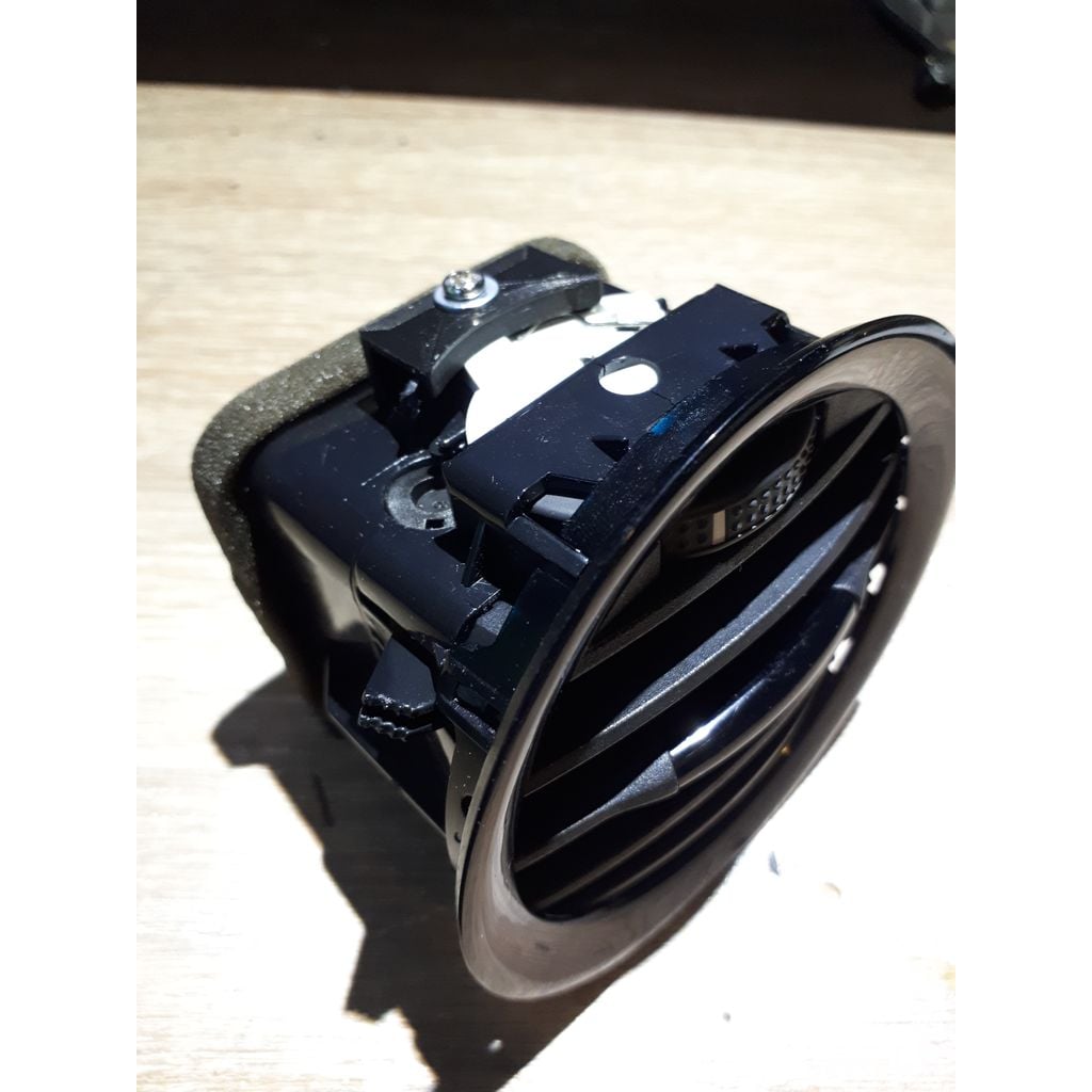 Vent Grille Repair Bracket for 2006 Opel Corsa