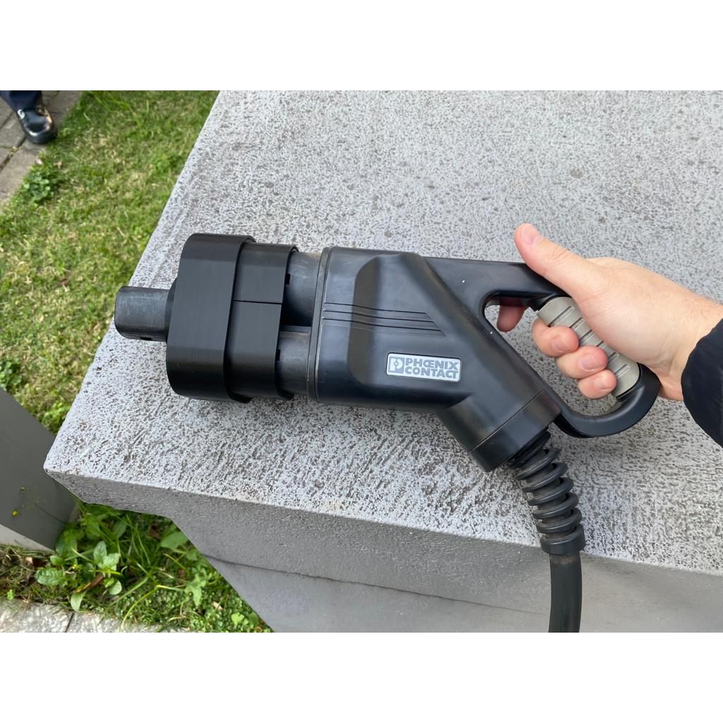 US/CCS2 Adapter Lock for 2022 Tesla Model Y