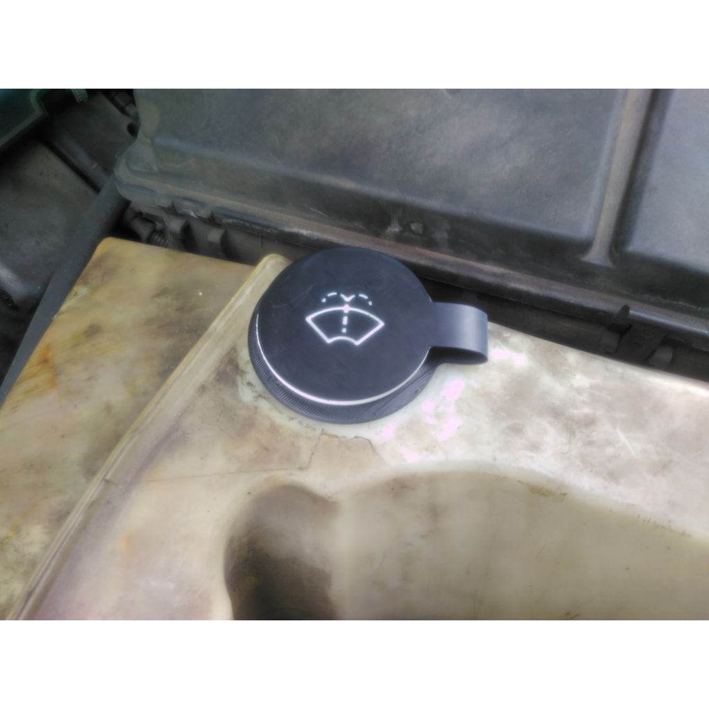 Windshield washer fluid cap for 1999 Mercedes-Benz M-Class