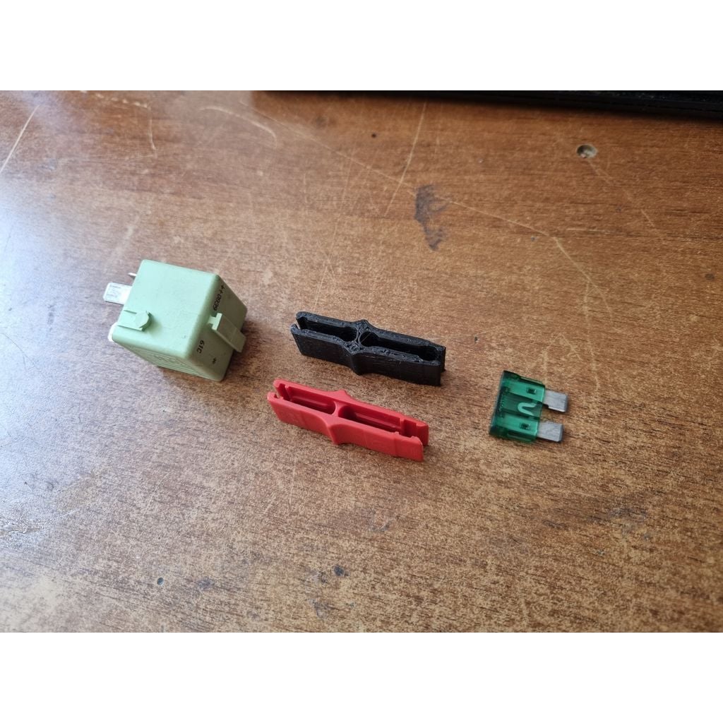 Fuse Removal Tool for 1997 BMW 3 Series