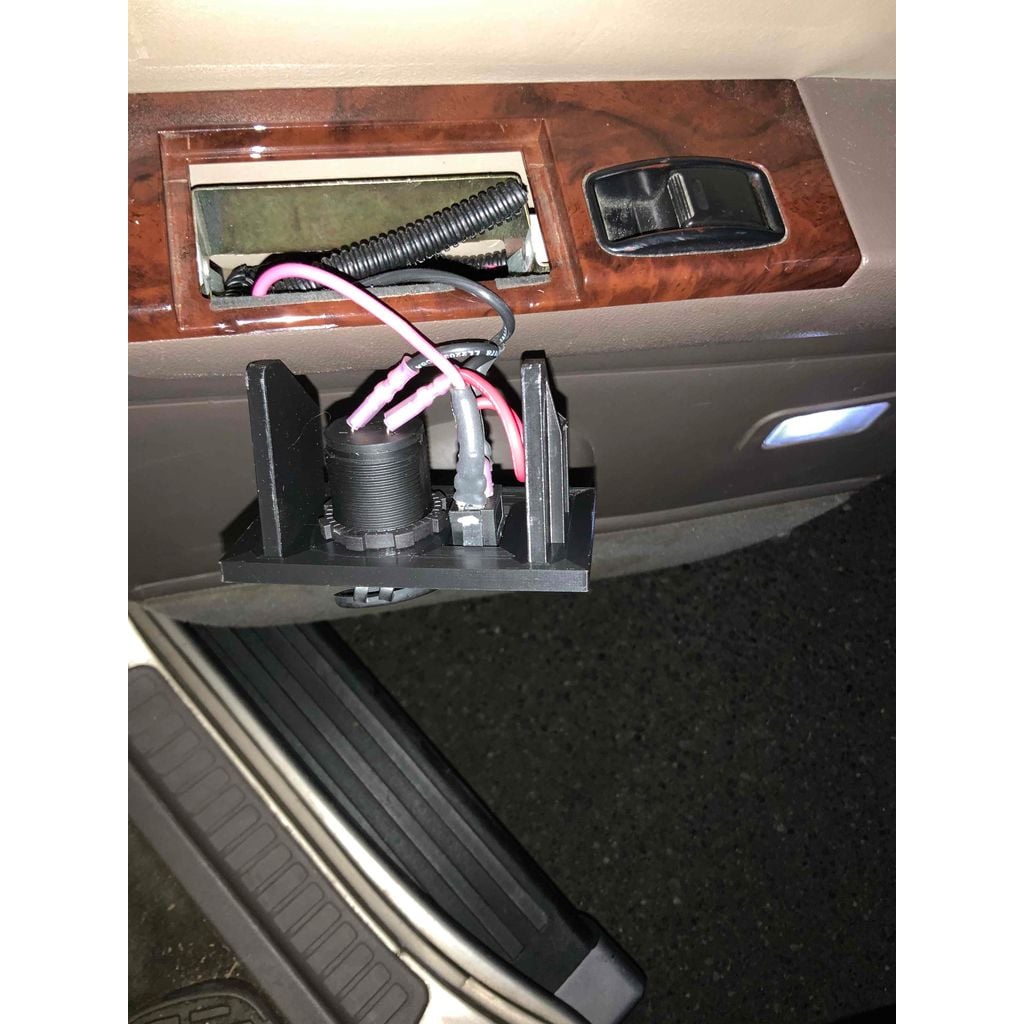 2nd Row Ashtray USB Insert for 1990 Toyota Land Cruiser