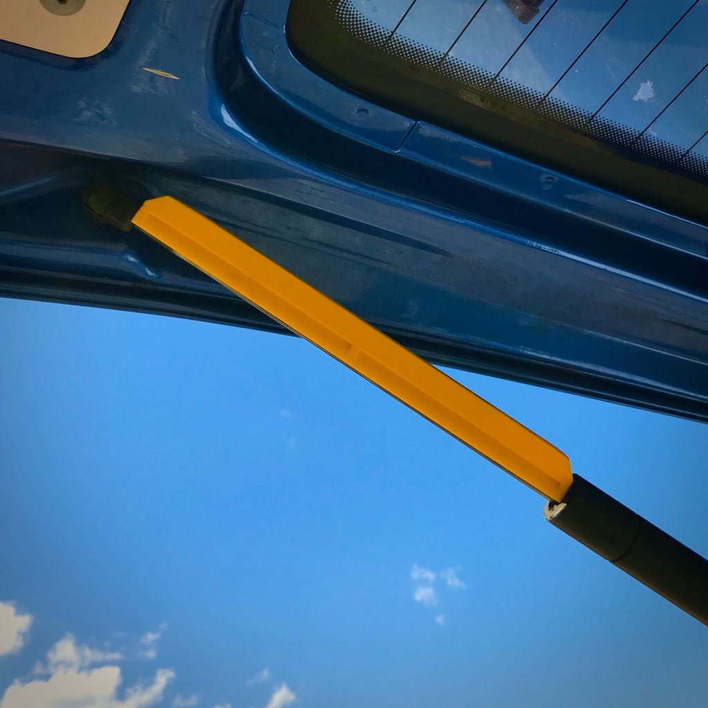 Tailgate Gas Strut Support Clip