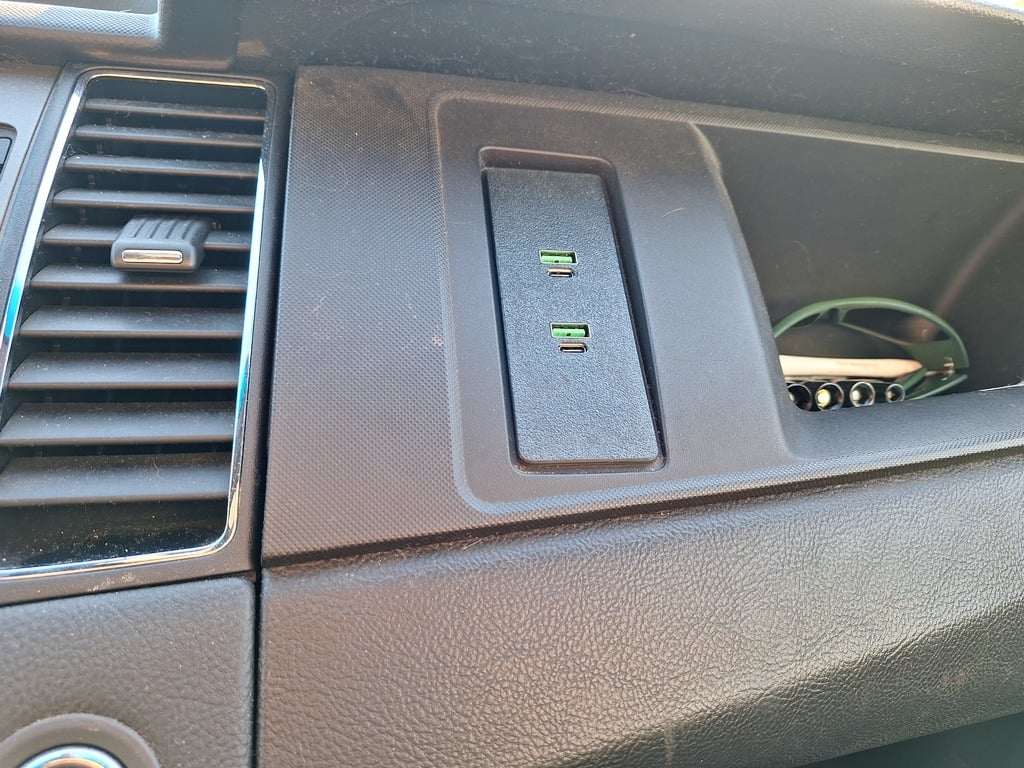 Auxiliary Trim Plate for 2012 Ford C-Max / Taurus / Edge / Explorer / Escape / Flex / Police Interceptor / Focus