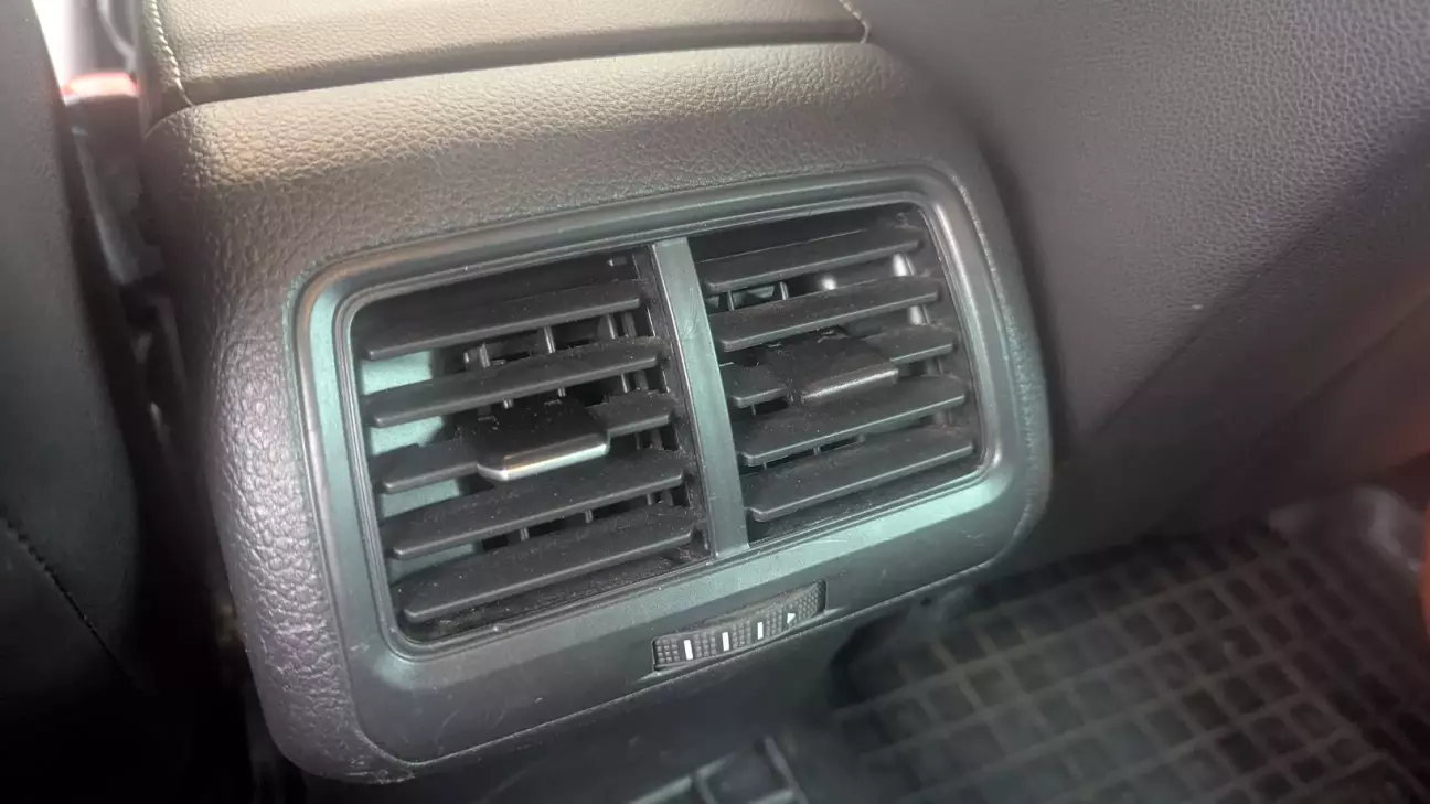 Rear Air Vent Knob for 2012 Volkswagen Golf