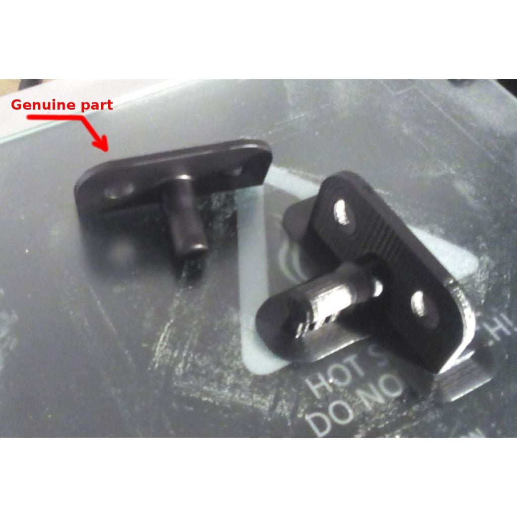 Rear parcel shelf pivot for 2006 Opel Corsa