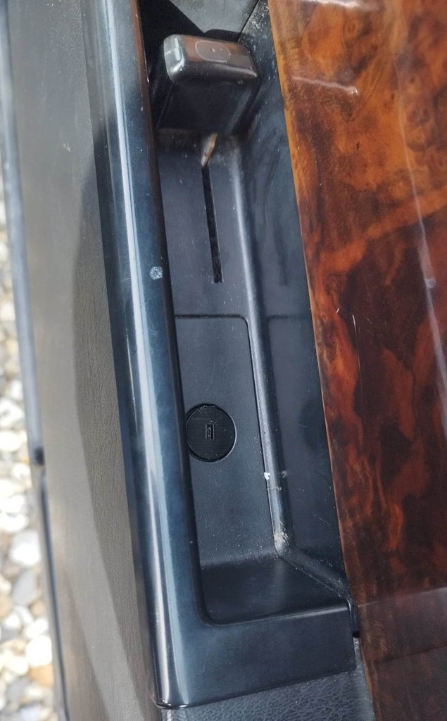 Door Handle Clips for 1991 Volvo 940