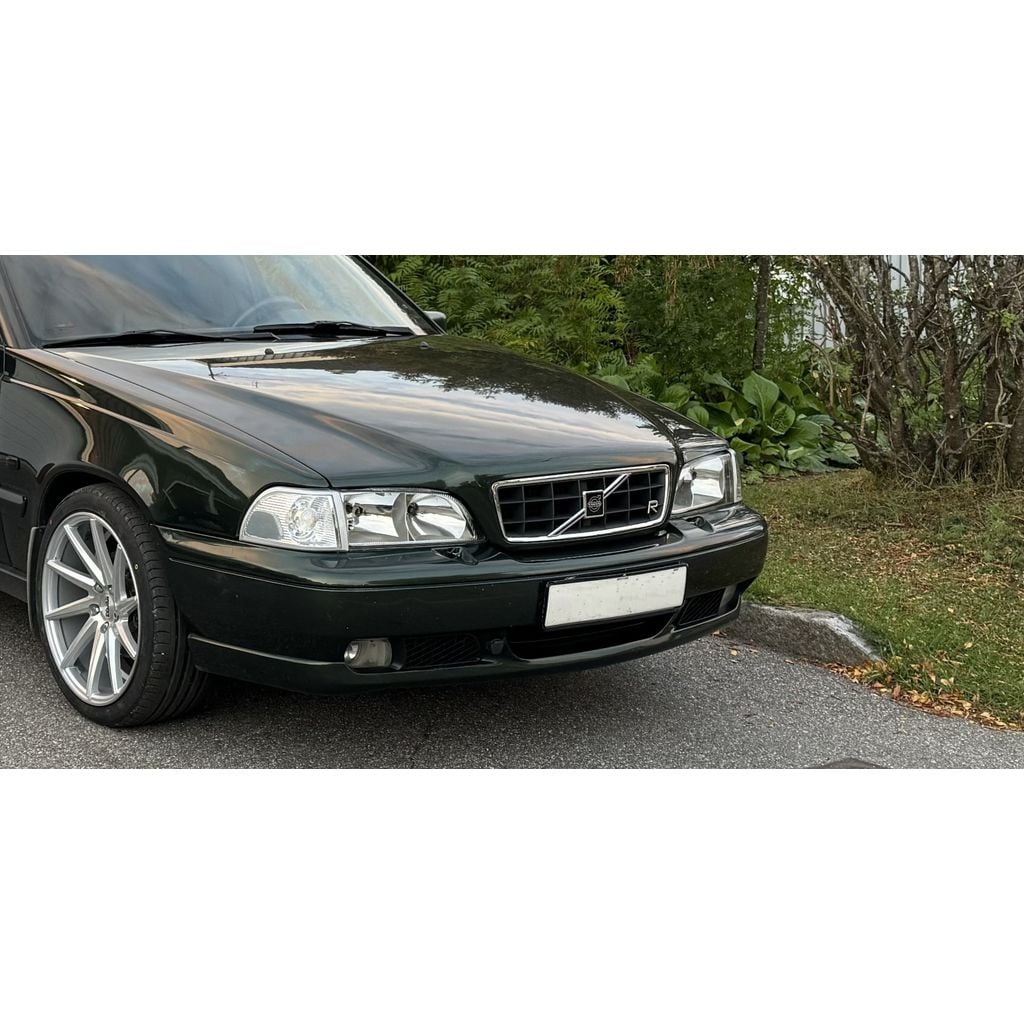R Emblem Holder for XC-Grill for 1997 Volvo V70