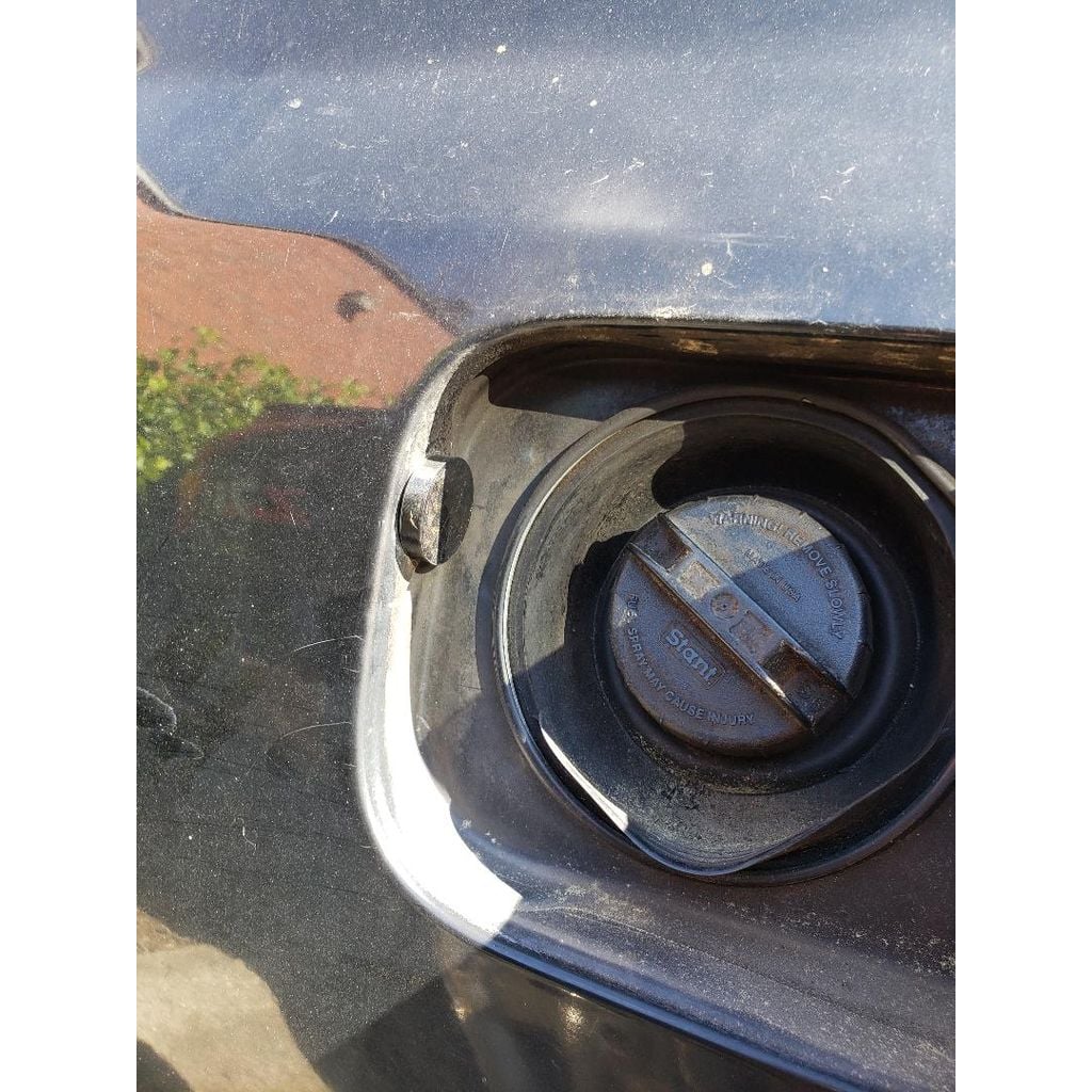Gas Lid Bumper for 1997 Volkswagen Jetta