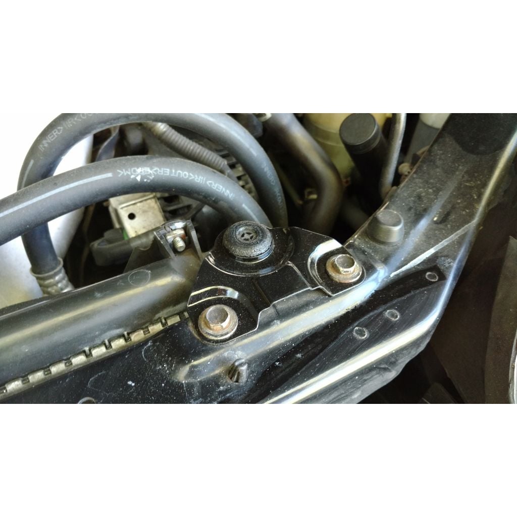 Upper Radiator Bushing for 1996 Honda Prelude