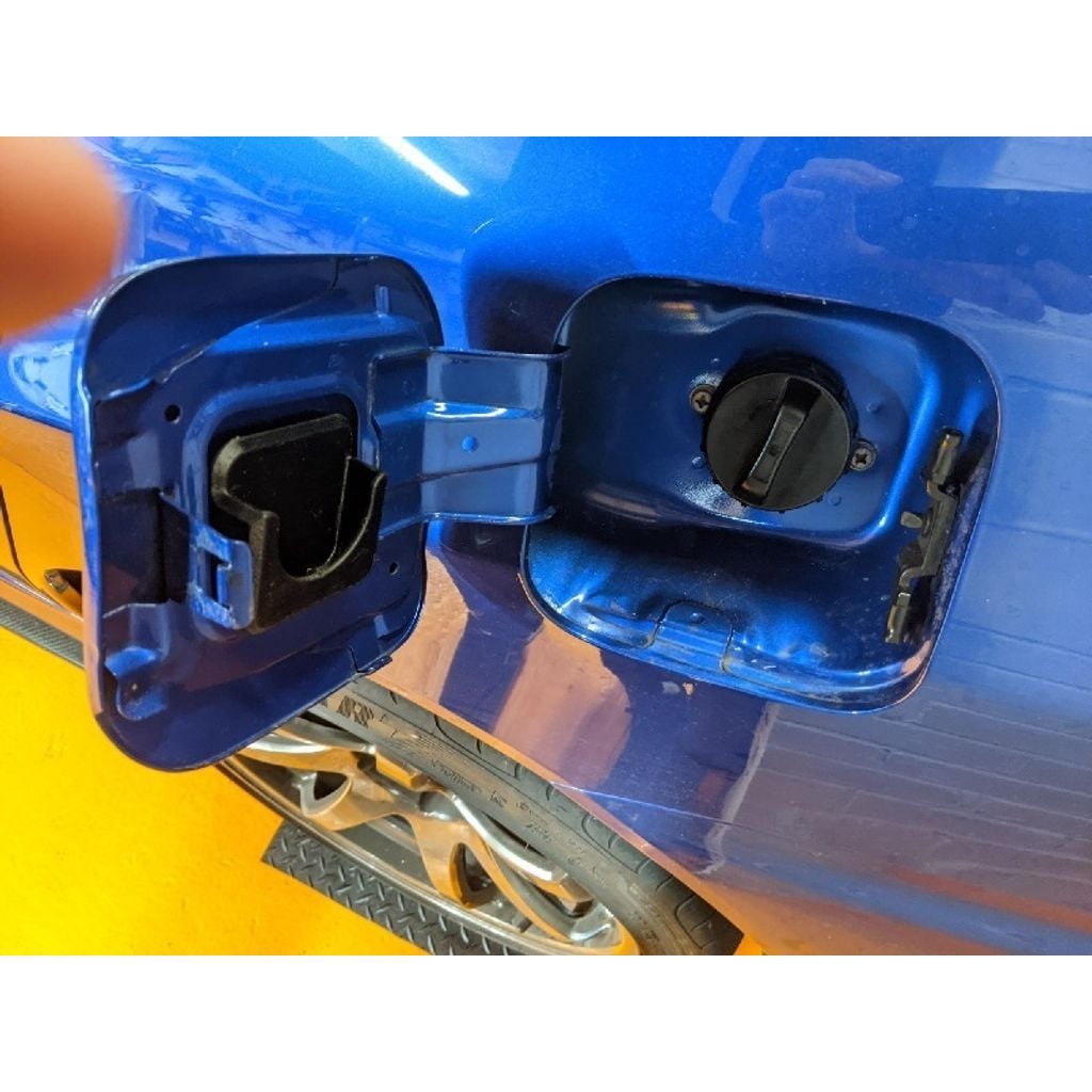 Fuel Cap Holder for 2001 Mitsubishi Lancer Evolution