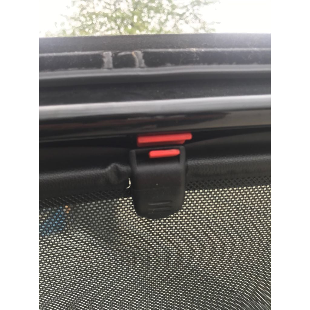 Rear Sunshade Clip for 2009 Renault Scenic